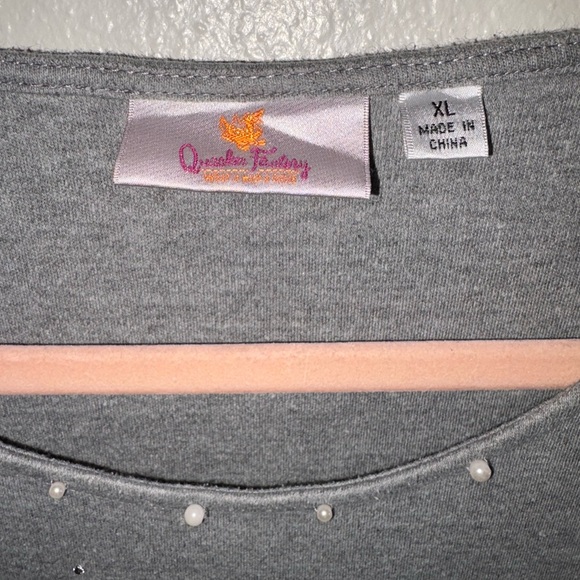 Quacker Factory Gray Top with Pearl Accents - Picture 3 of 7